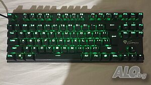 Продавам механична геймърска клавиатура Genesis Thor 300 TKL