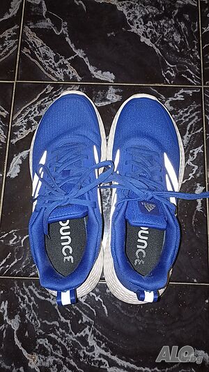 Продавам сини мъжки маратонки adidas с Bounce подметка номер 40-41
