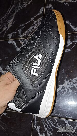 Продавам мъжки черни маратонки FILA номер 40