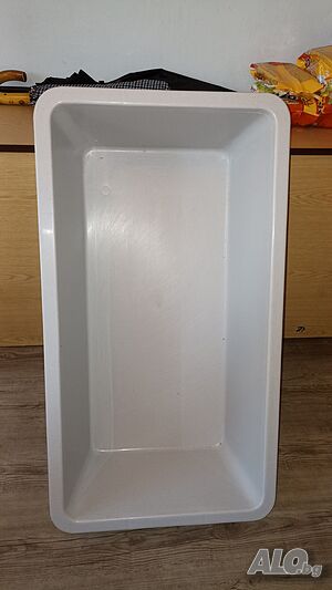 Продавам PVC пластмасово корито 70 × 30 × 18 см