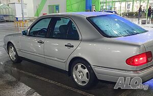 Продавам Mercedes-Benz E250