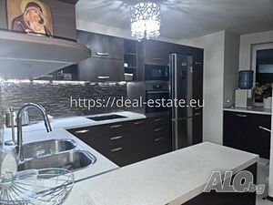 Обзаведен апартамент с три спални и гараж за продажба в широк център, гр. Благоевград.