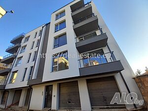 Тристаен южен апартамент за продажба в нова луксозна сграда с АКТ 16 на ул. Славянска.