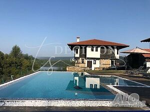 190 кв.м РЗП 8705 кв.м двор