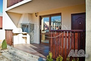 244 кв.м РЗП 330 кв.м двор