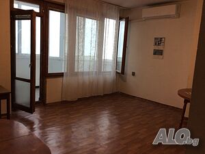 Тристаен апартамент район Център