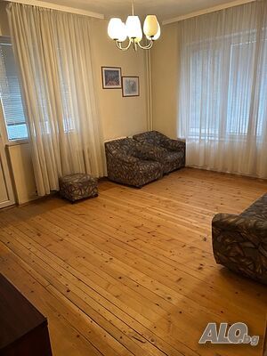 🏡 ТОП ЦЕНТЪР - Етаж от къща с гараж и паркоместа, Пловдив