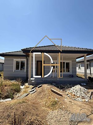 Къщи за продажба - село Маноле