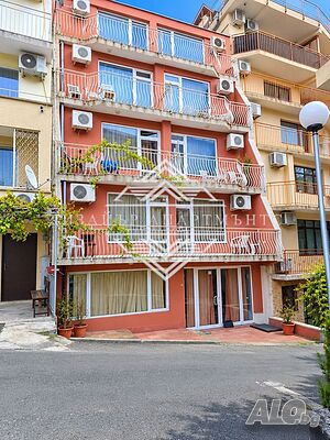 🏡 Продава се действаща къща за гости в гр. Свети Влас - само на 400 м от плажа!