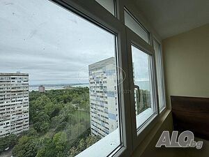 Нов апартамент с 2 спални на входа на Флора Бургас. С гледка море!