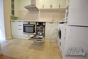 Стилен тристаен до пазар Краснодар и ДГ Синчец!