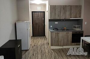 Продава едностаен апартамент в кв. Суха Река