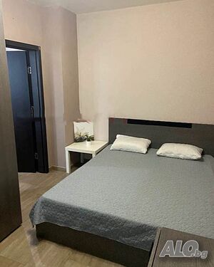 Продава двустаен апартамент в кв. Красна поляна