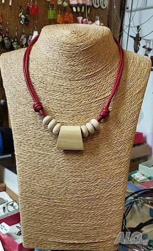 Мартеница колие с дървени мъниста. Бижута Луди гъби. Ръчна изработка.