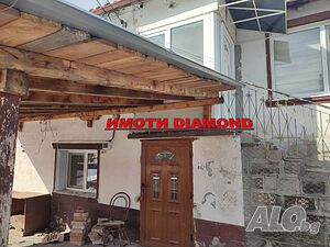 Етаж от къща в с. Минерални бани