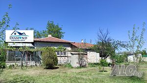 Едноетажна къща в село Средец