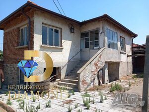Двуетажна къща в село Тракия, общ. Опан