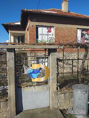 Двуетажна къща в село Хлябово, общ. Тополовград