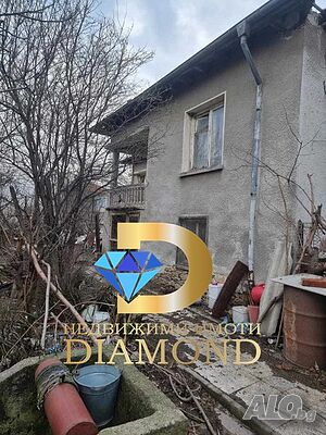 Двуетажна къща в село Добрич, общ. Димитровград