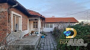 Едноетажна къща в село Голямо Асеново