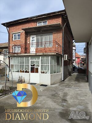 Двуетажна къща в гр. Свиленград