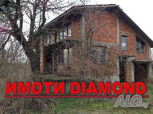 Къща с двор в село Ценово