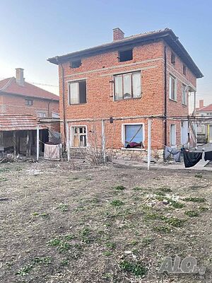 С КЛЮЧ! Двуетажна къща в гр. Раковски
