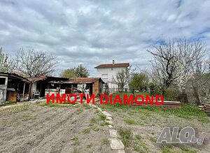 Двуетажна къща в град Меричлери