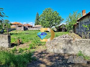 Парцел със стара къща в село Ябълково, общ. Димитровград