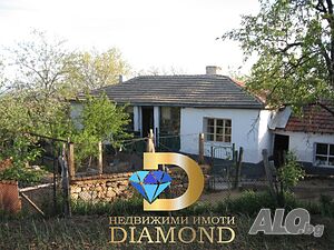 Едноетажна къща в село Главан, общ. Гълъбово