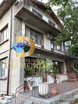 Триетажна къща в село Опан, обл. Стара Загора