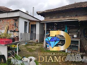 Къща с магазин в град Харманли