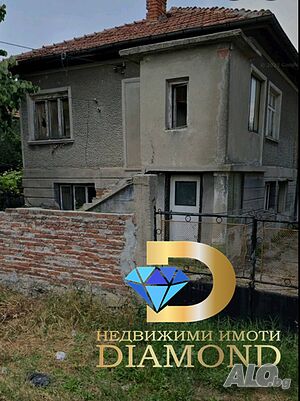 Двуетажна къща в град Харманли