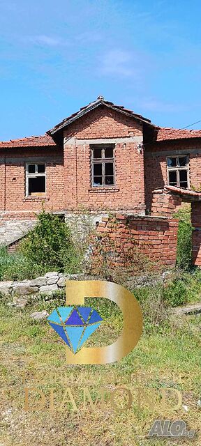 Двуетажна къща в село Нова Надежда, обл. Хасково
