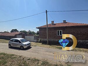 Двуетажна къща с гараж в село Брод, общ. Димитровград