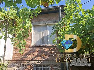Едноетажна къща в град Чирпан