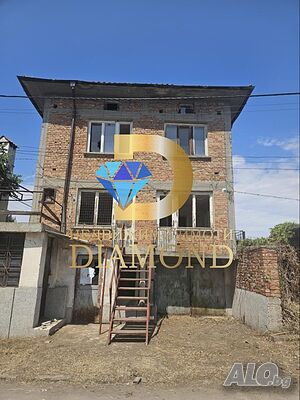 Триетажна къща в Димитровград кв. Черноконево