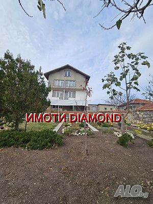 Триетажна къща в село Ябълково общ. Димитровград