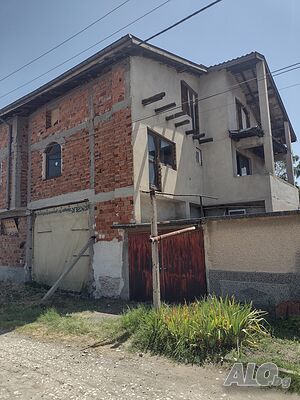 Масивна къща с. Куртово Конаре, обл. Пловдив