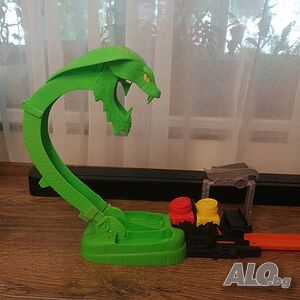 Писта Hot Wheels змийски удар