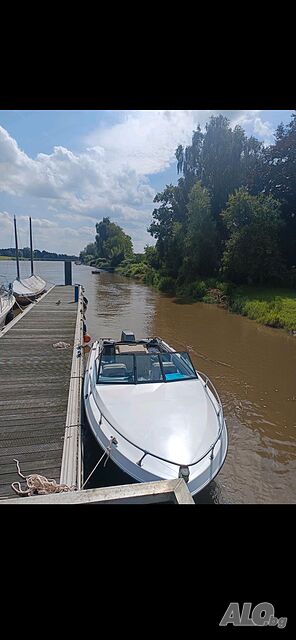 Спортна лодка Regal Imperial 190