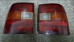 Opel Vectra A 1, 8 S задни стопове оригинални
