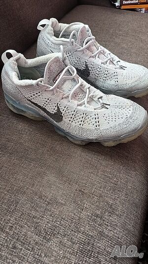 Найк/Nike маратонки в бял цвят, размер 42.5. Подходящи за летните месеци. Много запазени.