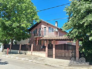 Компактен дом до морето