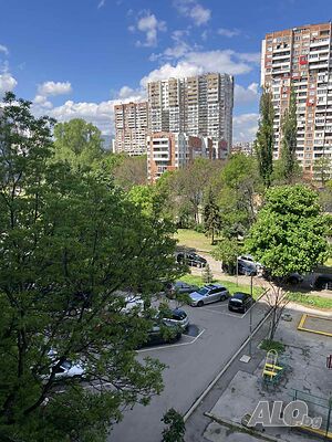 Продавам три-четиристаен в Зона Б-5