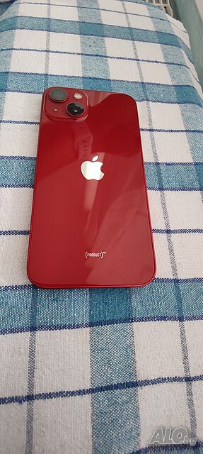 Като нов iPhone 13 256GB Red(червен) + подарък нови Bluetooth ttec Mode слушалки + нови кейсове