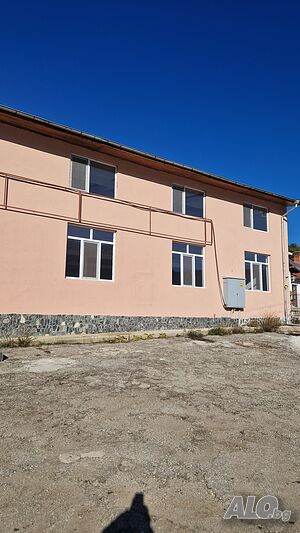 Продава се промишлено помещение