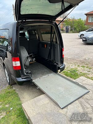 VW Caddy Maxi инвалидна рампа