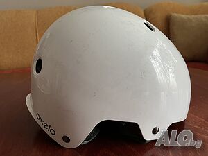 Продавам детска спортна/велосипедна каска OXELO
