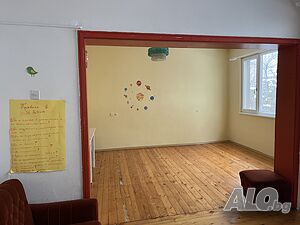Първи етаж от къща в близост до площад Г. Делчев и алеята за Бачиново